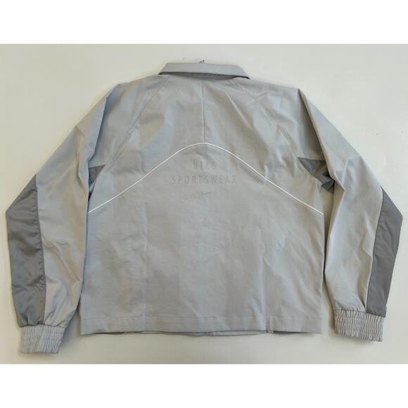 Nike Sportswear Woven Jacket Oversized Light Grey HQ3750-025 Women's Size M - Picture 2 of 12